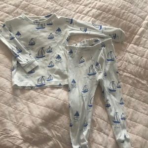 Gap organic two piece pajamas